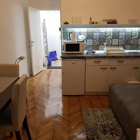 Lux In 2 Apartment